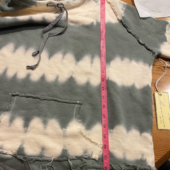 NWT tie-dye hoodie by the brand Vintage Havana, - Picture 7 of 10